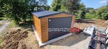 Obraz do artykułu: Dlaczego garaż blaszany na 1 auto to najlepsze zabezpieczenie samochodu przed zimą?