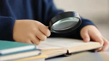 Książki ruszyły z półek. Październikowe śledztwa w dębickiej bibliotece