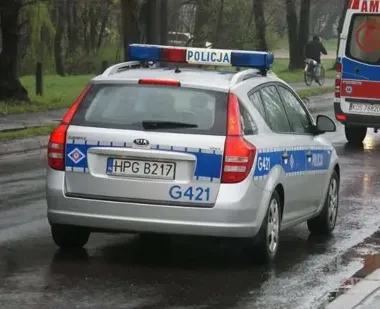 Policjanci z Dębicy ruszyli do szkół z lekcją przed wakacjami