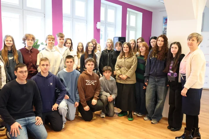 Młodzi poeci z Dębicy piszą, czytają i łączą głosy - Poezja jako lustro świata