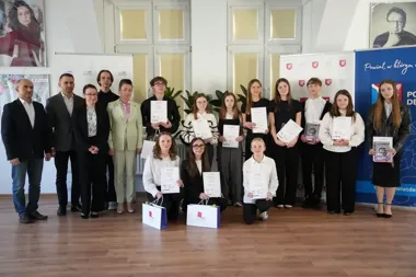 Młodzi recytatorzy przywrócili głos pamięci - eliminacje „ZAWSZE WIERNI” w Dębicy