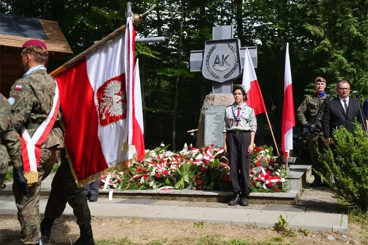 Na Kałużówce oddano hołd żołnierzom AK. Wręczono dwa medale