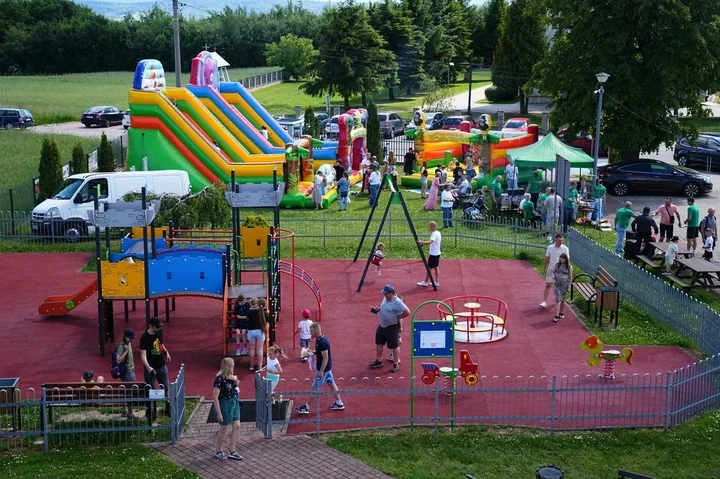 Piknik w Głobikowej przyciągnął tłumy. Dzieci miały tu swoje królestwo
