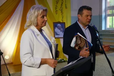 Szkoła w Stobiernej świętowała 20 lat. Uczniowie przygotowali program