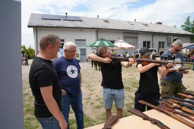 Strzelectwo i pomoc dla dzieci w Kozłowie. Piknik przyciągnął tłumy