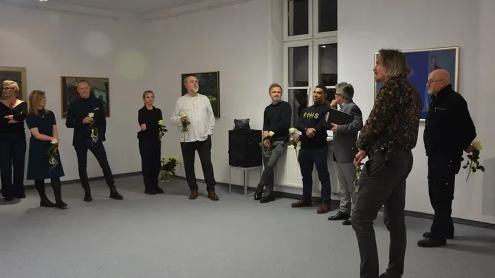 Powiązania - Batruch i uczniowie ożywiają Galerię Sztuki MOK w Dębicy