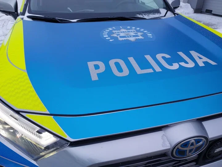 Pijany kierowca ugrzązł w zaspie - miał 2,3 promila alkoholu