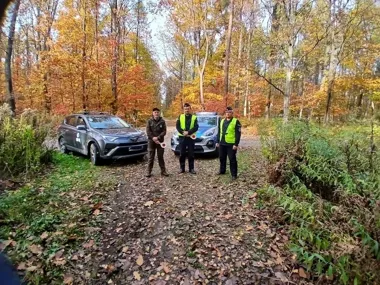 Stroisz pod kontrolą. Policjanci z Pilzna patrolują lasy przed Wszystkimi Świętymi