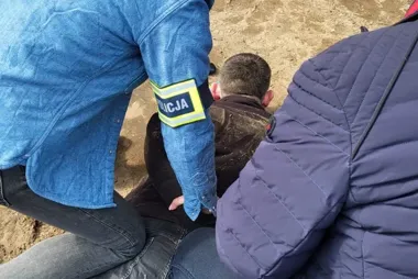 Samochód zniknął z Dębicy, a policjant wypatrzył go w Czarnej