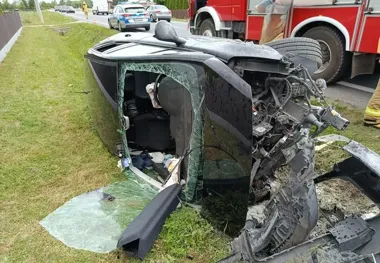 1,2 promila i zderzenie z betonowym przepustem. Kierowca bez uprawnień