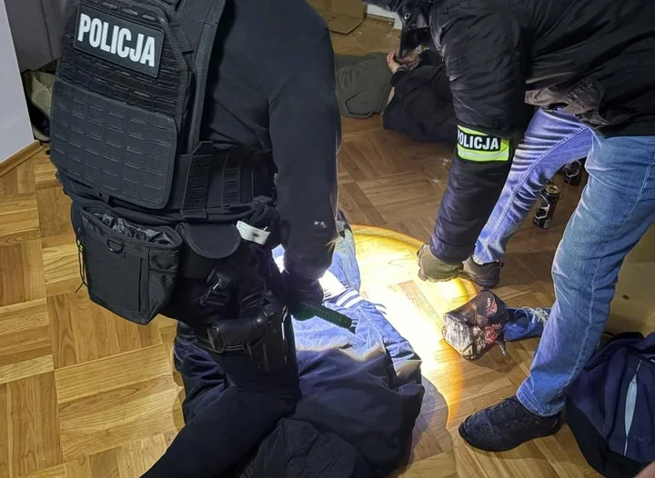 Szarpanina na przystanku w Dębicy skończyła się aresztem po ostrym ataku
