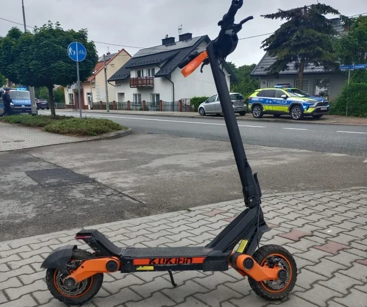 Hulajnoga na przejściu, 13-latek w szpitalu po zderzeniu z Mercedesem