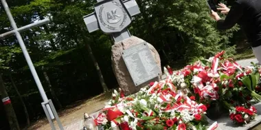 Na Kałużówce padła salwa honorowa. Uhonorowano osoby zasłużone dla pamięci AK