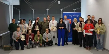 Młodzi strzelcy pokazali zimną krew. Mechanik zdobył puchar starosty